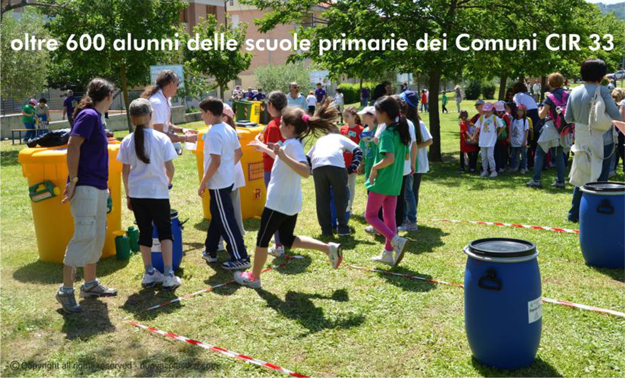 RiciclOlimpiadi 2012 - A Relay for Olivia - Children learn to recycle used oil